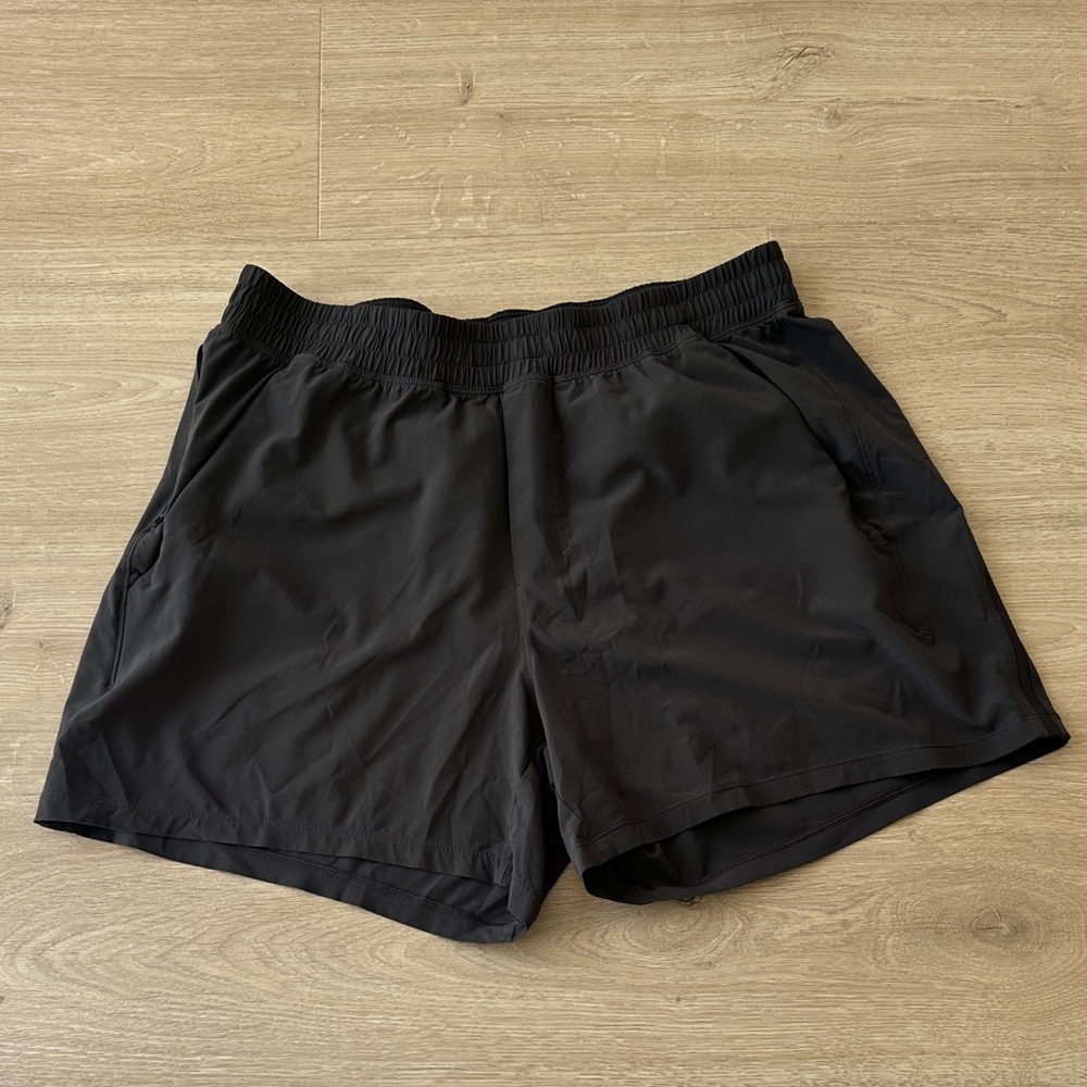 Lululemon Pace Breaker 5 in